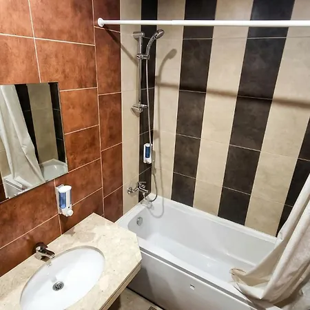 Mountain Paradise 4 - 1 Bedroom - Gondola, 100m Away - Washer דירה בנסקו