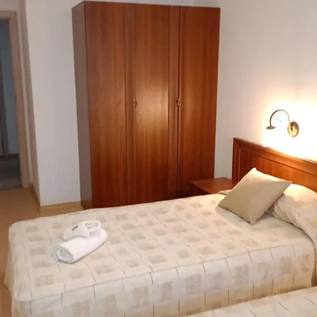 Mountain Paradise 4 - 1 Bedroom - Gondola, 100m Away - Washer Bansko