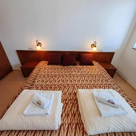 Mountain Paradise 4 - 1 Bedroom - Gondola, 100m Away - Washer 班斯科