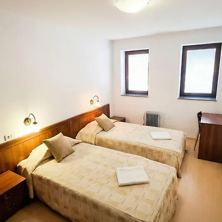 Mountain Paradise 4 - 1 Bedroom - Gondola, 100m Away - Washer Bansko