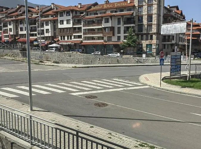 Mountain Paradise 4 - 1 Bedroom - Gondola, 100m Away - Washer * Bansko