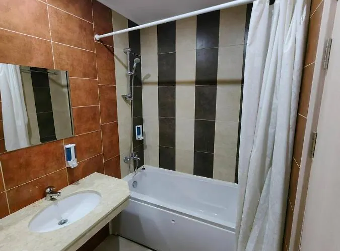 Mountain Paradise 4 - 1 Bedroom - Gondola, 100m Away - Washer Apartment Bansko