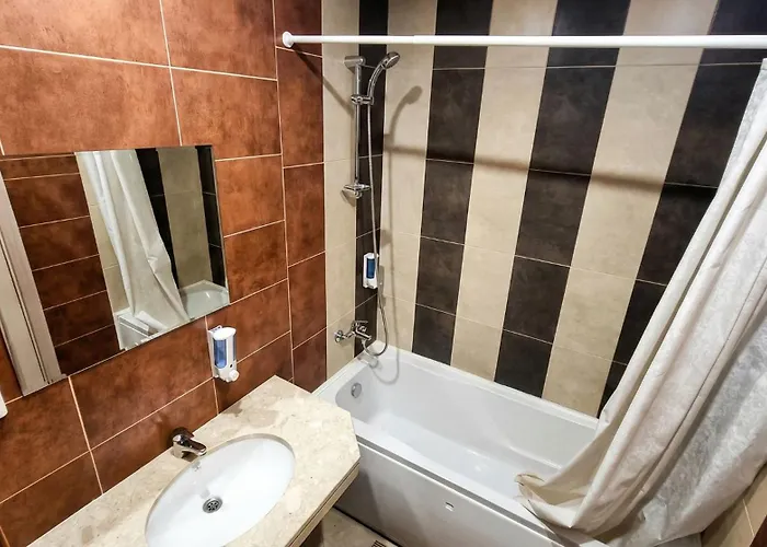 Mountain Paradise 4 - 1 Bedroom - Gondola, 100m Away - Washer Апартамент Банско